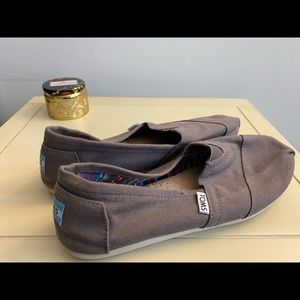 Tom’s shoes - Size 9 - Brand new